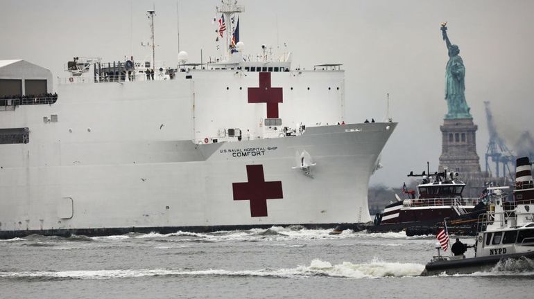 Coronavirus aux États-Unis : arrivée à New York d'un navire-hôpital militaire de 1000 lits
