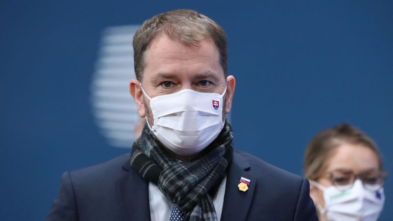 Coronavirus: le Premier ministre slovaque testé positif au Covid-19 suite à un contact avec le président Macron