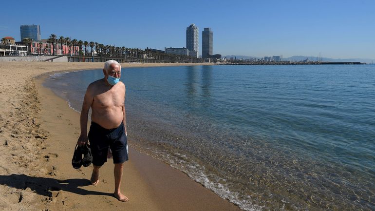 Coronavirus en Espagne : Barcelone ouvre ses plages et ses parcs aux promeneurs