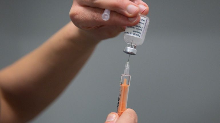 6 doses du vaccin Pfizer pour le prix de 5 : 