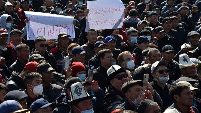 Kirghizistan : encore des manifestations, démission du président en vue