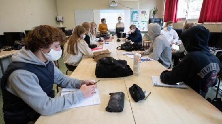 Coronavirus : plus du double de cas dans les écoles belges en une semaine