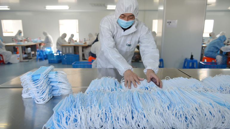 Des entreprises chinoises écoulent des masques non conformes en Europe