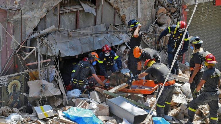 Explosions à Beyrouth : des responsables arrêtés, les fouilles dans le port se poursuivent