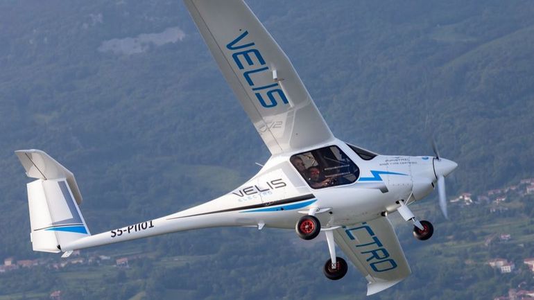 Le premier avion électrique certifié prend son envol de Suisse