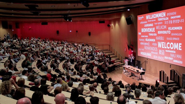 Coronavirus en France: 364 étudiants de Sciences Po isolés à domicile