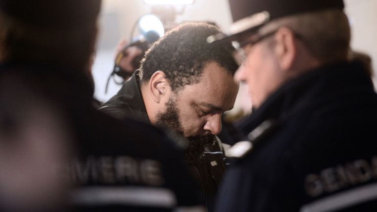 France: enquête ouverte contre Dieudonné pour 