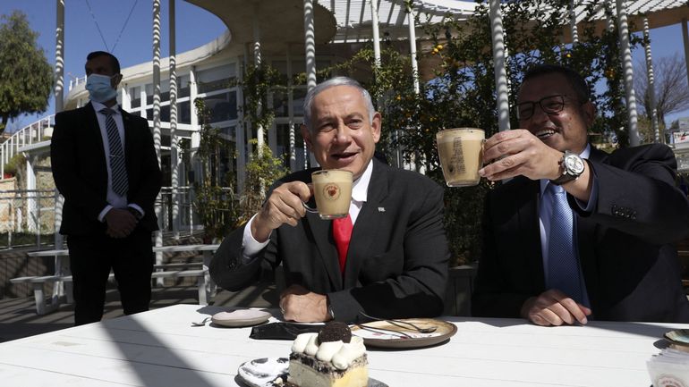 Israël rouvre ses bars et restaurants, ses écoles et salles de spectacle