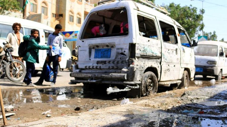 Chute d'un obus sur une salle de mariage au Yémen, cinq femmes tuées et des enfants blessés