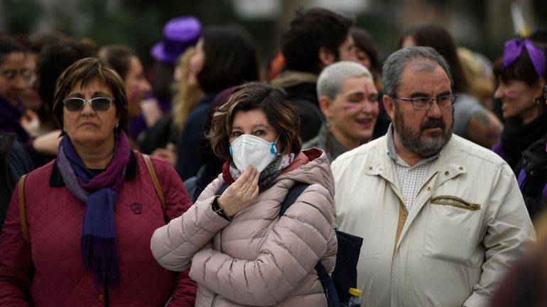 Coronavirus : après l'Italie, l'Espagne confrontée à des milliers de cas prend aussi des mesures drastiques