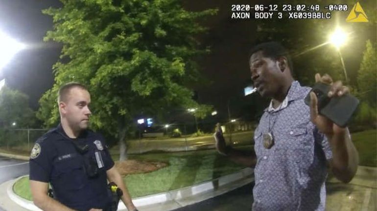 Un ex-policier blanc inculpé de meurtre pour avoir abattu un Afro-Américain à Atlanta