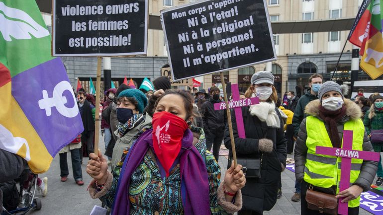Actions dans plusieurs villes du pays pour dénoncer les violences à l'encontre des femmes