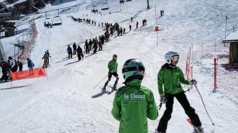 Déconfinement en France: la station de La Clusaz a rouvert pour deux jours une partie de son domaine skiable