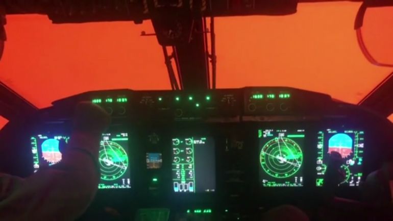 Des pilotes d'avion totalement aveuglés par les fumées des incendies en Australie (vidéo)