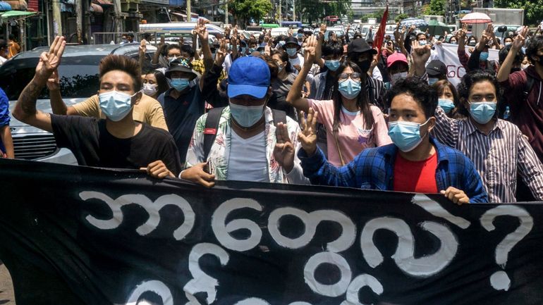 Coup d'Etat en Birmanie : manifestation à Rangoon à la veille du sommet de l'Asean