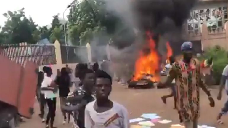 Mali : Bamako se réveille avec les stigmates de ses pires troubles depuis des années