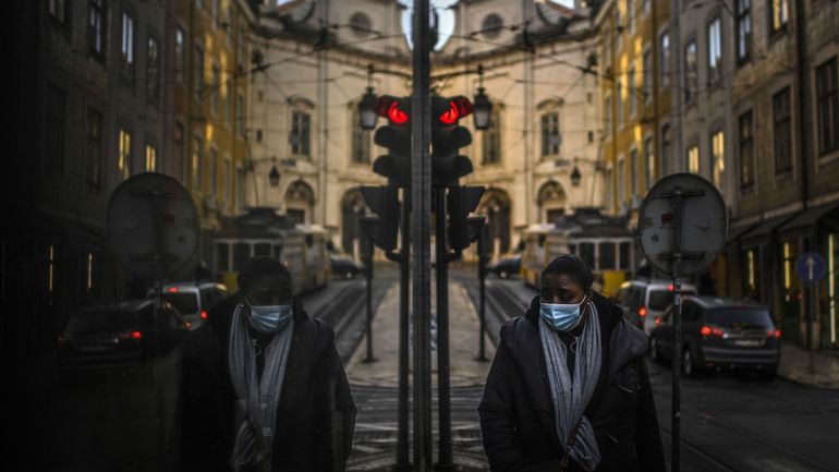 Le Portugal dépassé par la pandémie de coronavirus, le gouvernement critiqué