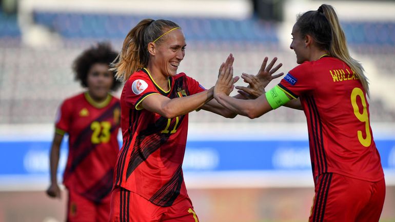 Les Red Flames dominent la Roumanie 6-1 et prennent seules la tête du groupe H