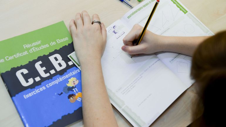 Un examen de fin de primaire pour tous, une bonne idée? Le CEB standardisé fête ses 10 ans