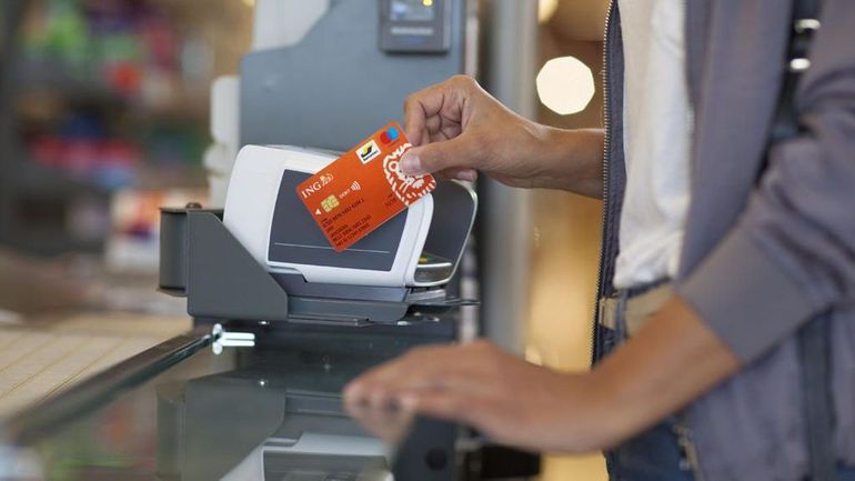 Paiement sans contact et sans code PIN : comment savoir si votre carte est équipée de la fonction ?