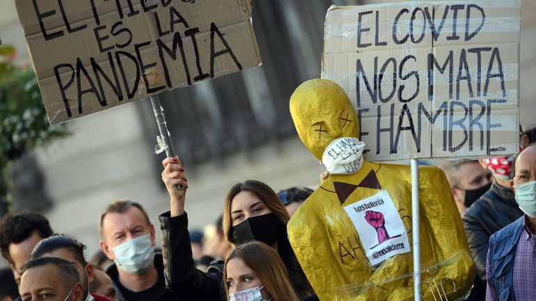 Coronavirus en Espagne : manifestation à Barcelone contre la fermeture des bars et restaurants
