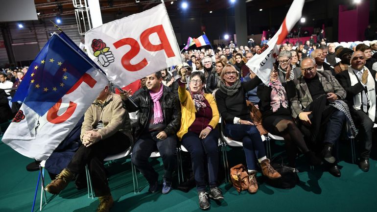 Présidentielle française: le PS appelle centristes et gauche radicale à se joindre à sa primaire