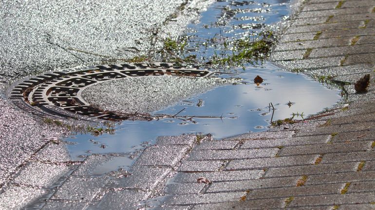 L'analyse des eaux usées permettrait de détecter en avance les phases de recrudescence de l'épidémie