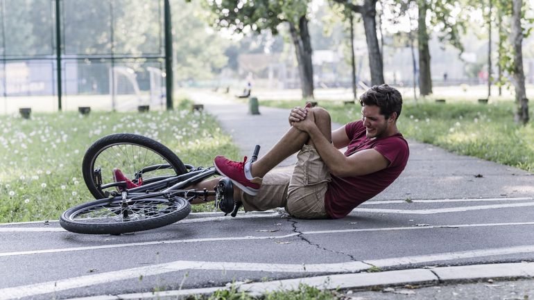 Les cyclistes plus victimes des trous et des potelets que des voitures