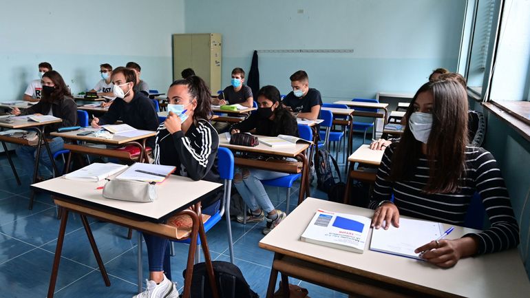 Des écoles réservées aux anti-masques vont voir le jour au Canada, ce type d'enseignement est-il possible en Belgique ?