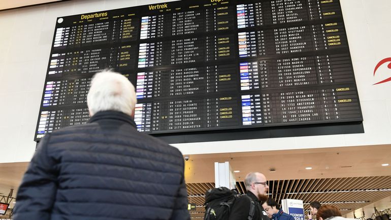 Quelles règles suivre pour les voyages vers des pays non européens ou hors de la zone Schengen ?