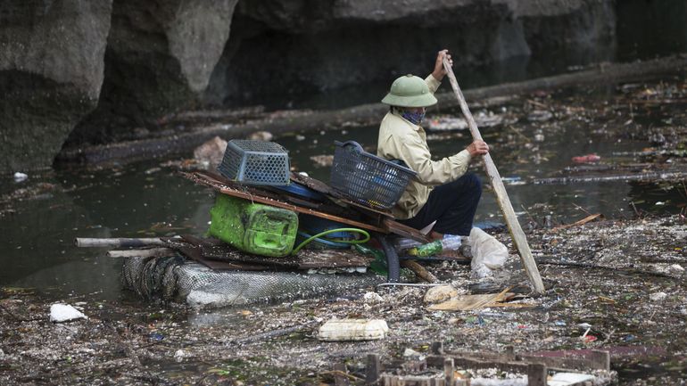 Des morts et des disparus après des inondations au Vietnam