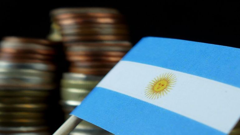 L'Argentine obtient la restructuration de 66 milliards de dollars de dette et sort du défaut de paiement