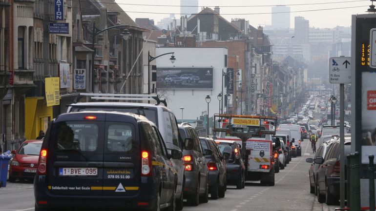 Le gouvernement wallon adopte à l'unanimité une motion contre une taxation kilométrique à Bruxelles