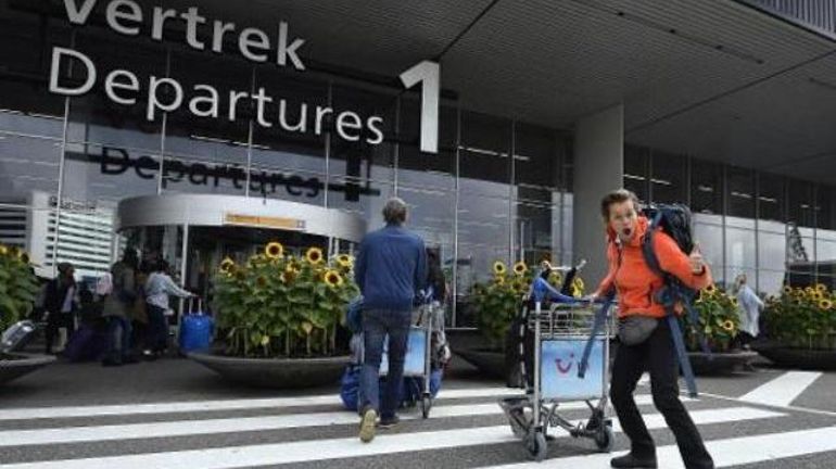 Cent-vingts vols annulés à l'aéroport d'Amsterdam-Schiphol à cause de la tempête