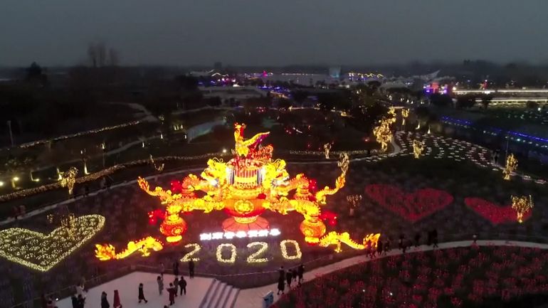 Une fête du Printemps somptueusement lumineuse à Deyang, en Chine