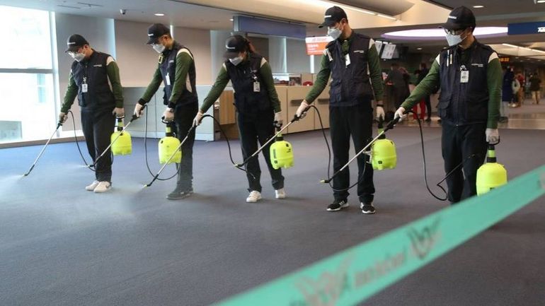 Sortie du confinement dû au Coronavirus en Chine: Wuhan désinfecte son aéroport avant sa réouverture