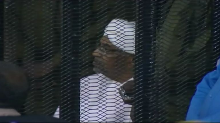 Qui est Omar el-Béchir, l'ex-président soudanais, jugé pour coup d'Etat et qui risque la peine de mort ?