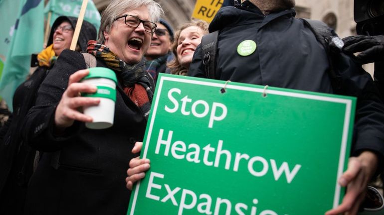 La justice rejette le projet d'agrandissement de l'aéroport d'Heathrow qu'elle estime 
