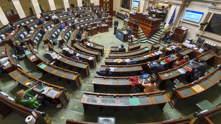 La Chambre approuve une résolution pour aider les bi-nationaux à renoncer à leur deuxième nationalité