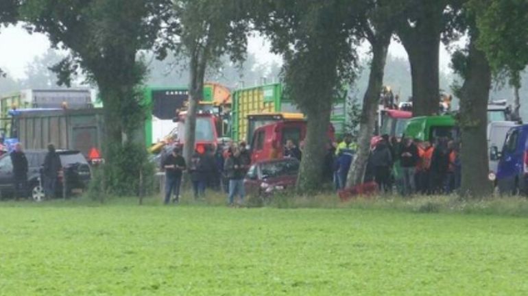 Des dizaines d'agriculteurs néerlandais interpellés après une manifestation matinale