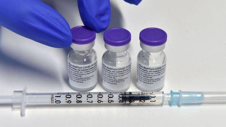 Vaccination en Europe : l'UE finalise son deuxième contrat avec Pfizer pour 300 millions de doses supplémentaires