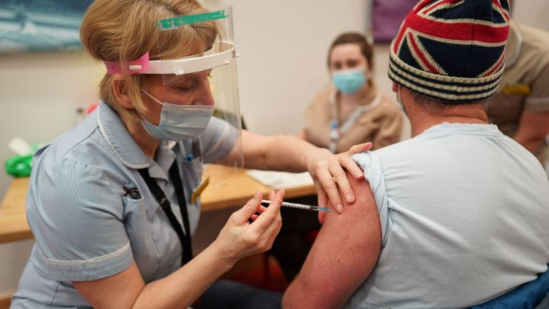 Coronavirus au Royaume-Uni : plus de 13 millions de Britanniques vaccinés, selon Johnson