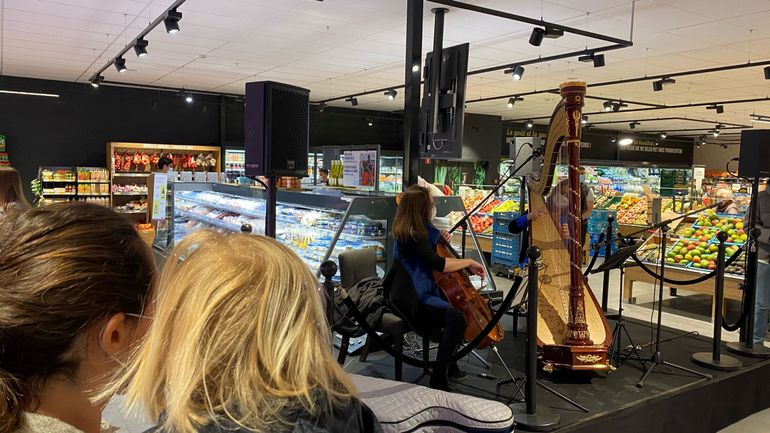 Deux soeurs virtuoses en concert classique& au supermarché de Schaerbeek : 