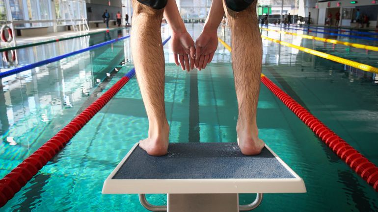 Distance de sécurité à la piscine : des caméras pour rappeler à l'ordre les nageurs