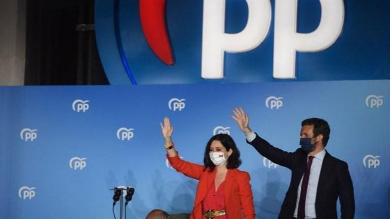 Espagne: triomphe de la droite aux régionales à Madrid, revers pour Pedro Sánchez