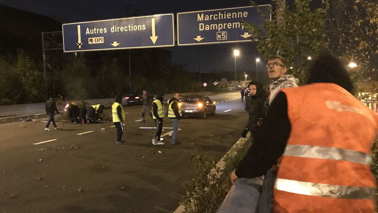 Les gilets jaunes n'ont pas pu accéder à l'E19 mais ont bloqué le petit ring de Charleroi