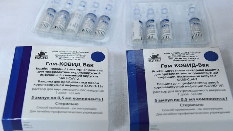 Coronavirus : les créateurs du vaccin russe Spoutnik V veulent des excuses après une pique de l'EMA