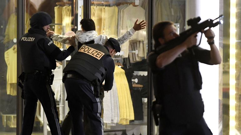Autriche : terreur à Vienne après des fusillades faisant au moins deux morts et plusieurs blessés, une 