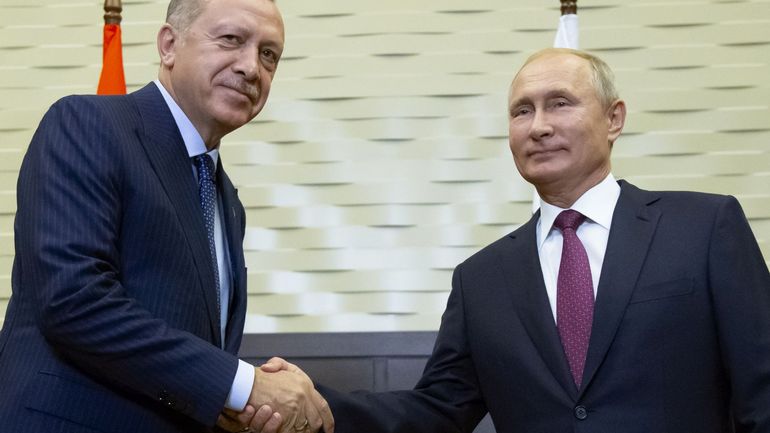 Syrie: Poutine annonce un accord avec Erdogan pour créer une 