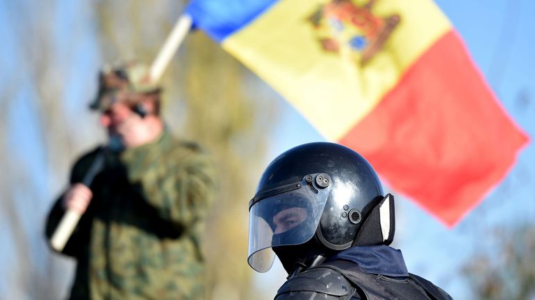 Moldavie : des milliers de manifestants accusent le président sortant de ne pas 